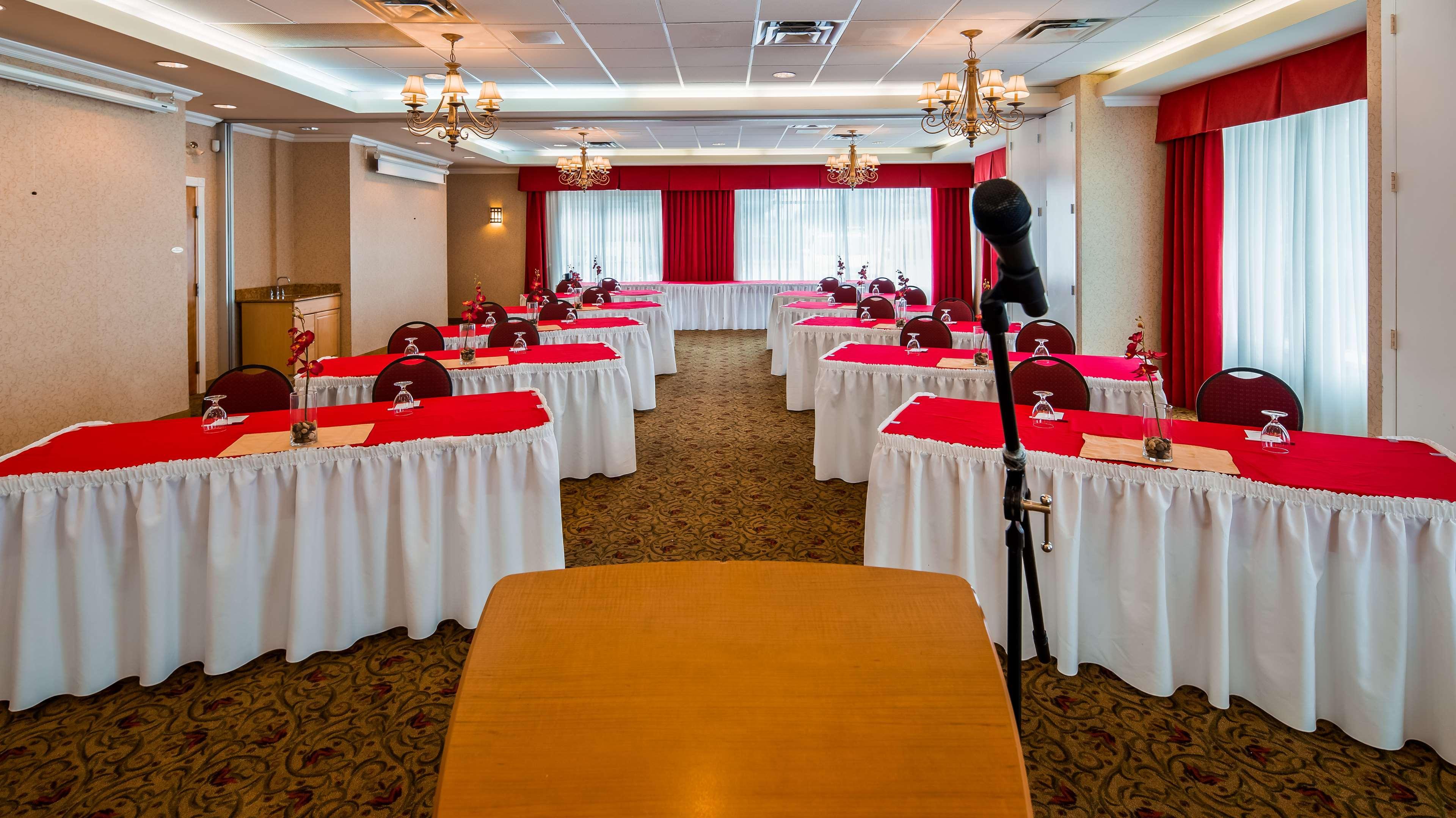 Best Western Plus Regency Inn And Conference Centre Abbotsford Exterior foto